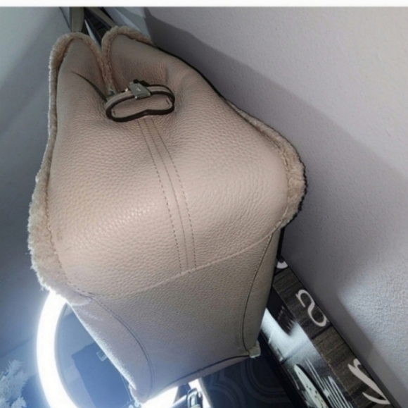 🍁🍂NWT Kate Spade Leila Medium Triple Compartment Shoulder Bag Faux Shearling - Picture 6 of 9